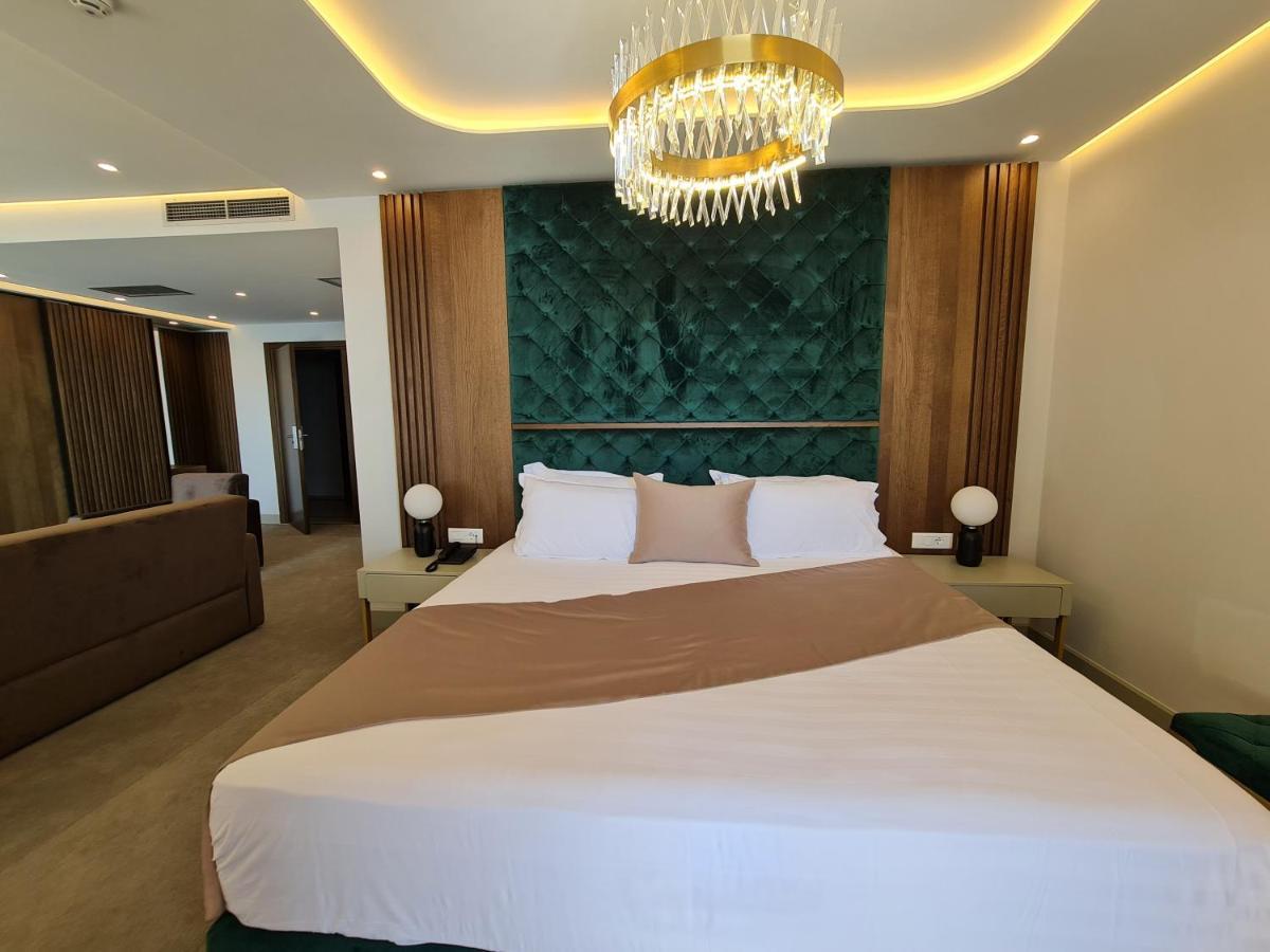 Hotel Aross Kanine Екстериор снимка