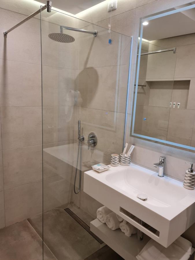 Hotel Aross Kanine Екстериор снимка